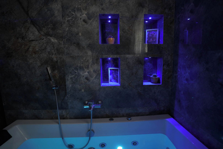 Bathroom 4