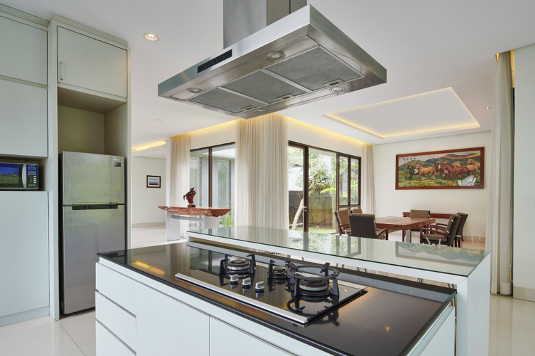 Dining Room 16