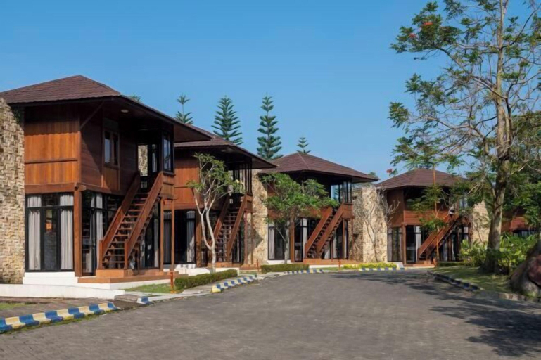 Exterior 8