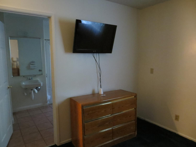Others 5, Jet Inn, Los Angeles