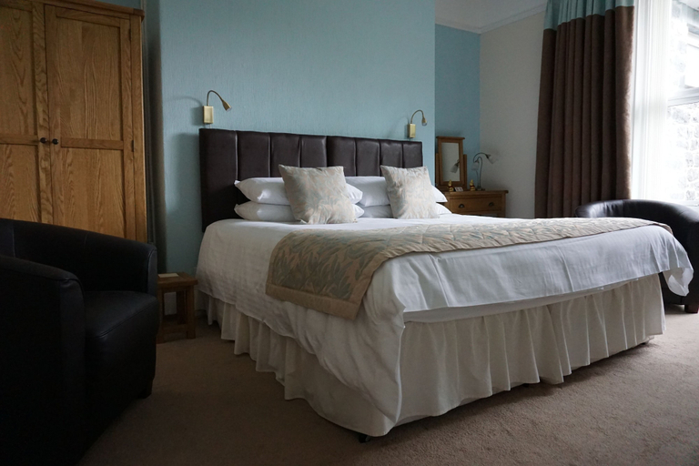 Bedroom 2, Tyn Y Fron Country House, Conwy