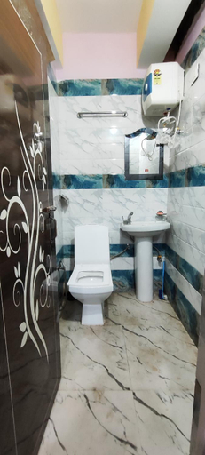 Bathroom 3, Sai Saraswati Homestay, Darjiling