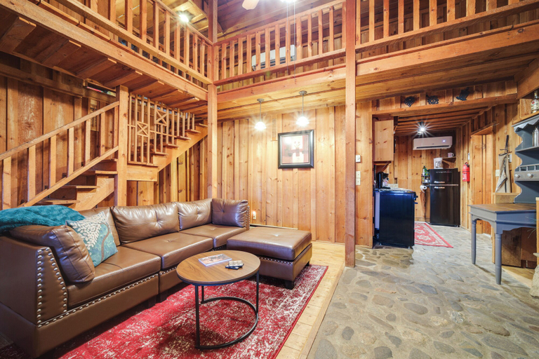 Others 5, Rustic Maggie Valley Cabin w/ Mountain Views!, Haywood