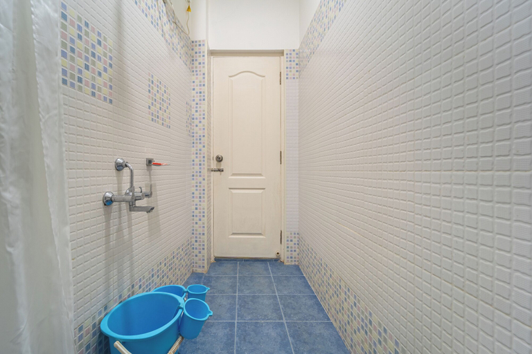 Bathroom 4, Roscotel Shara Inn Pondicherry, Viluppuram