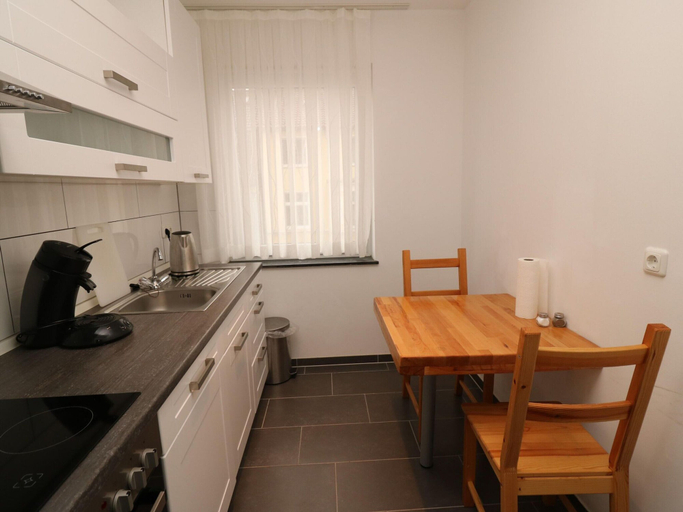 Others 4, Apartment in Essen With Scenic Terrace, Essen