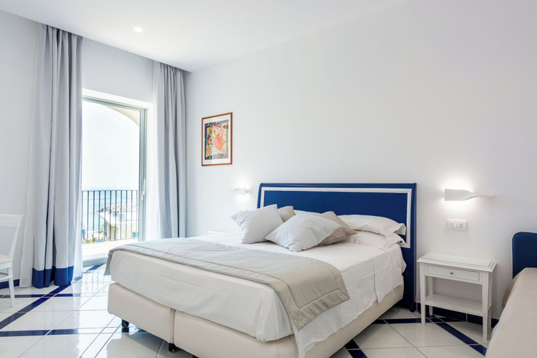 Bedroom 4, Hotel San Francesco, Salerno