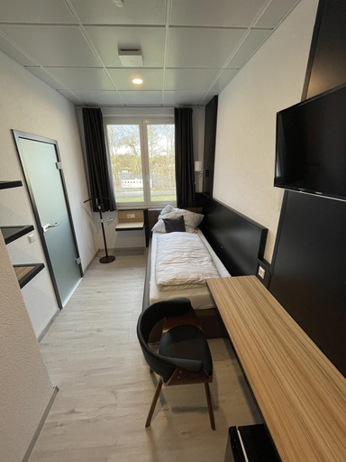Bedroom 2, Yebs Hotel, Günzburg