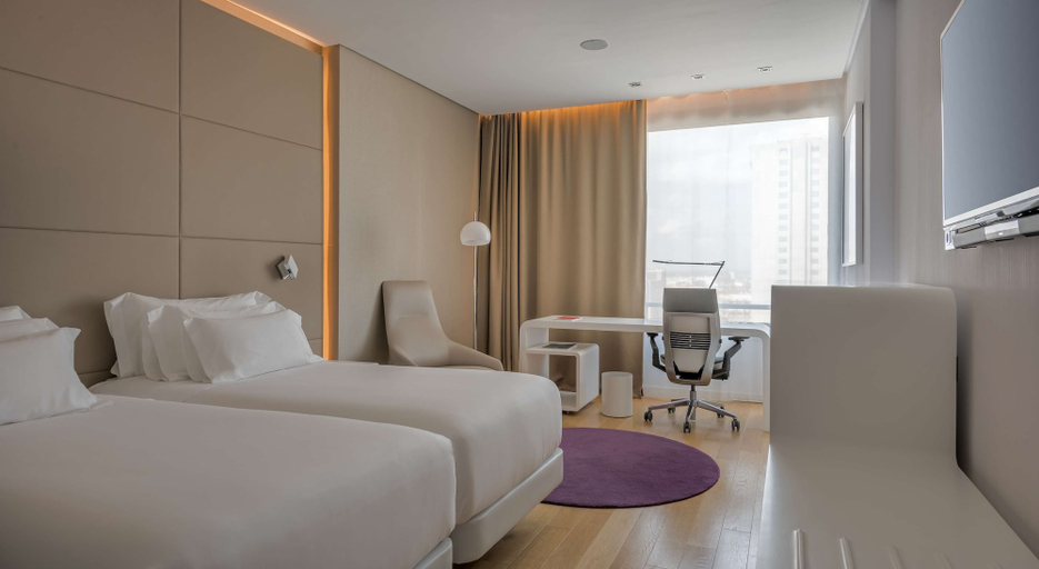 Bedroom 4, NH Collection Madrid Eurobuilding, Madrid