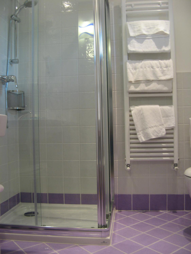 Bathroom 9