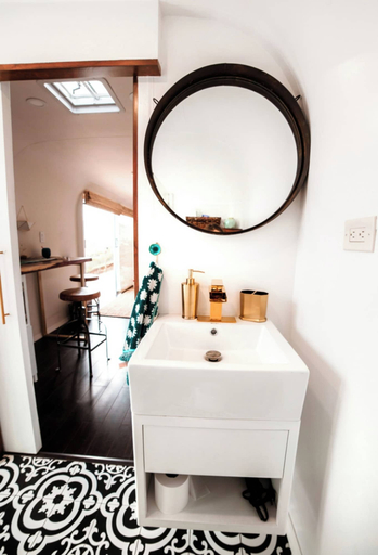 Bathroom 22