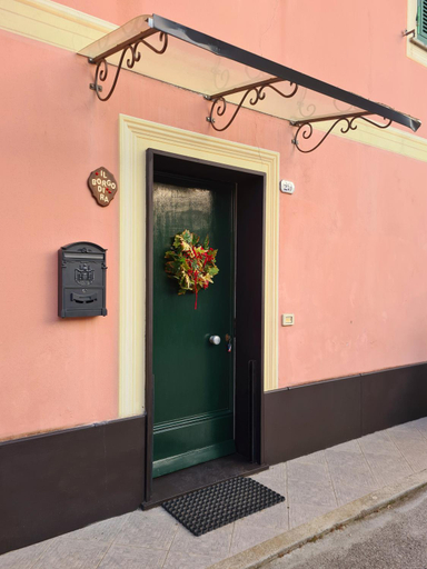 Exterior 16