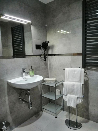 Bathroom 17