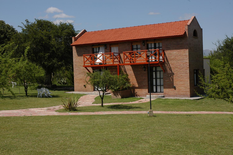 Others 5, Campo Las Tinajas, Junín