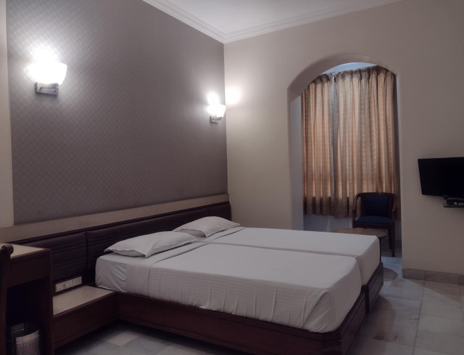 Others 5, HOTEL ASHRAY INTERNATIONAL, SION - Near BKC, Mumbai City