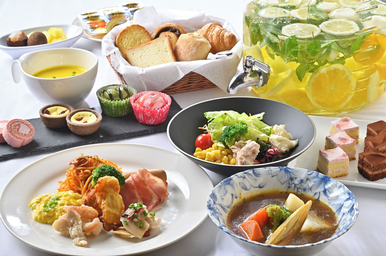 Food & Drinks 7