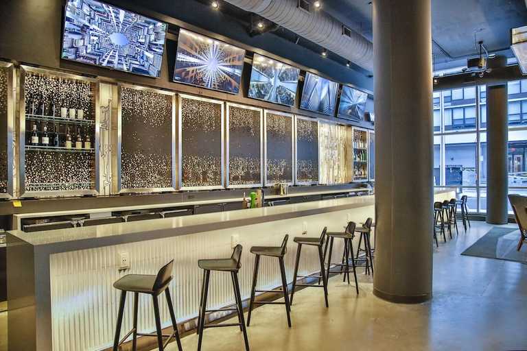 Food & Drinks 4, Aloft Chicago Mag Mile, Cook