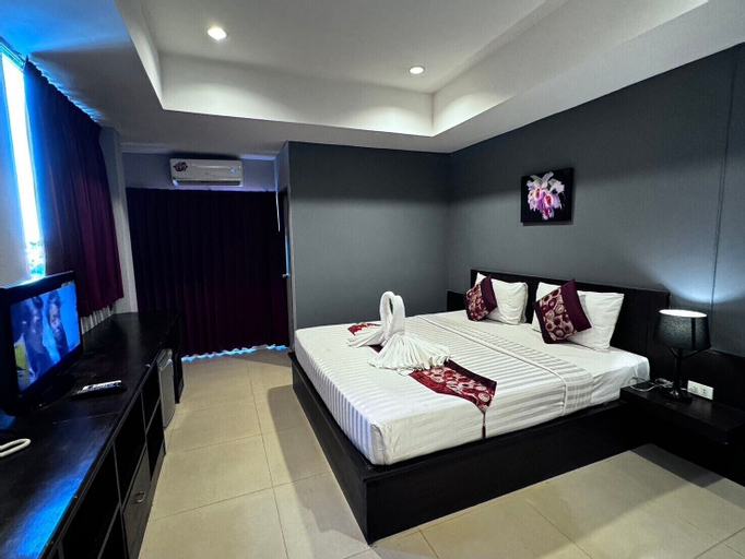 Bedroom 13
