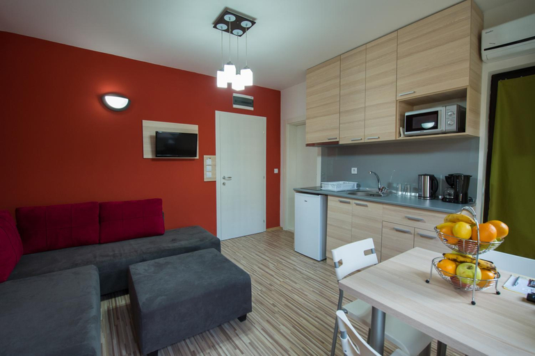Others 4, Theatre Apartments