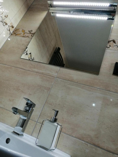 Bathroom 14