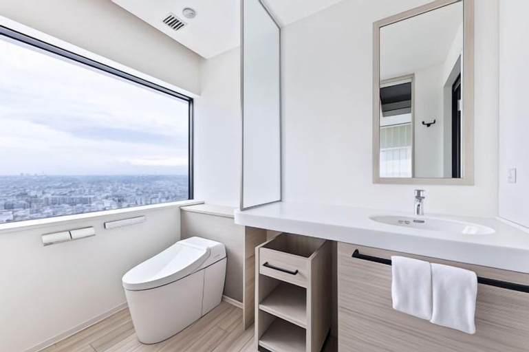 Bathroom 10