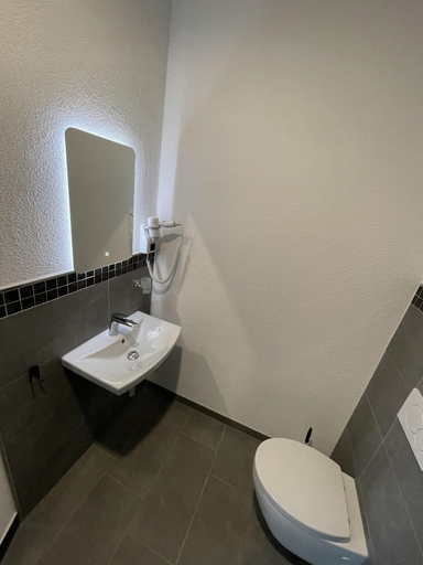Bathroom 3, Yebs Hotel, Günzburg