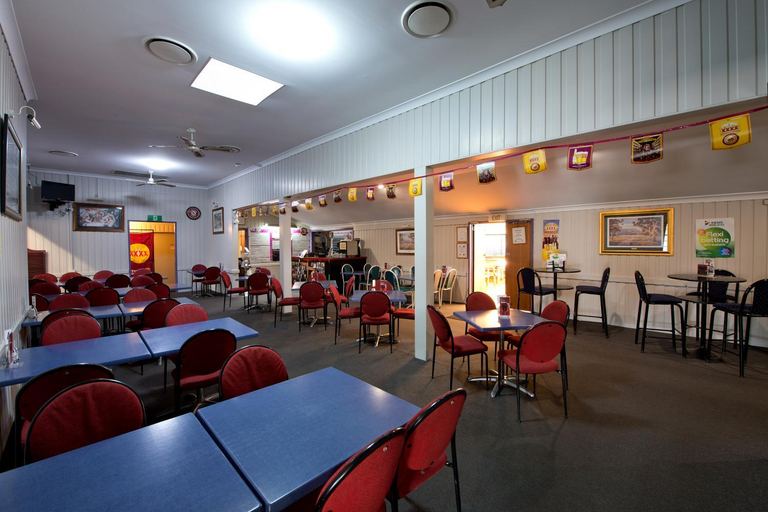Food & Drinks, Lamington Hotel Motel - Detached Motel, Maryborough
