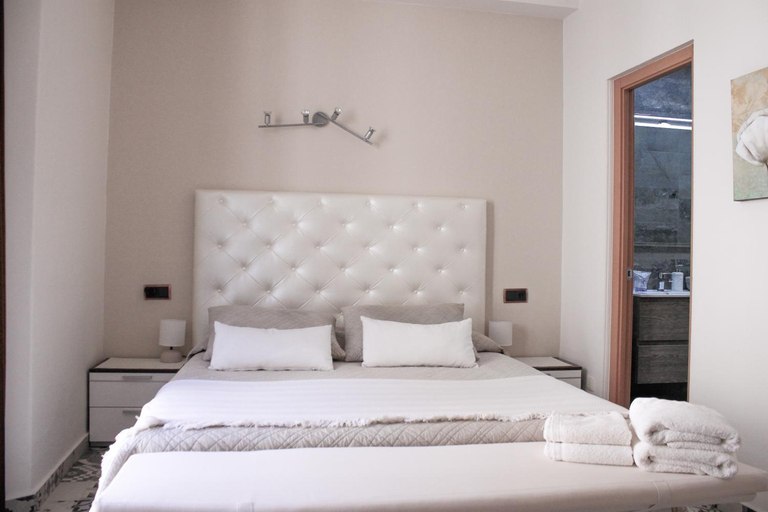 Bedroom 4, Fonda Mitja, Girona