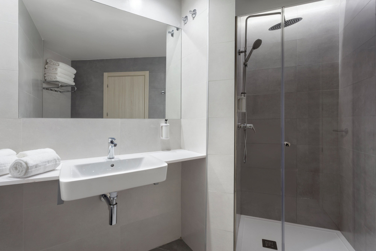 Bathroom 3, B&B Hotel Madrid Alcorcón, Madrid