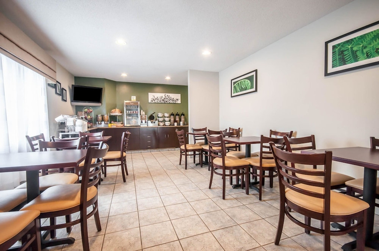 Food & Drinks 4, Sleep Inn Cinnaminson Philadelphia East, Burlington