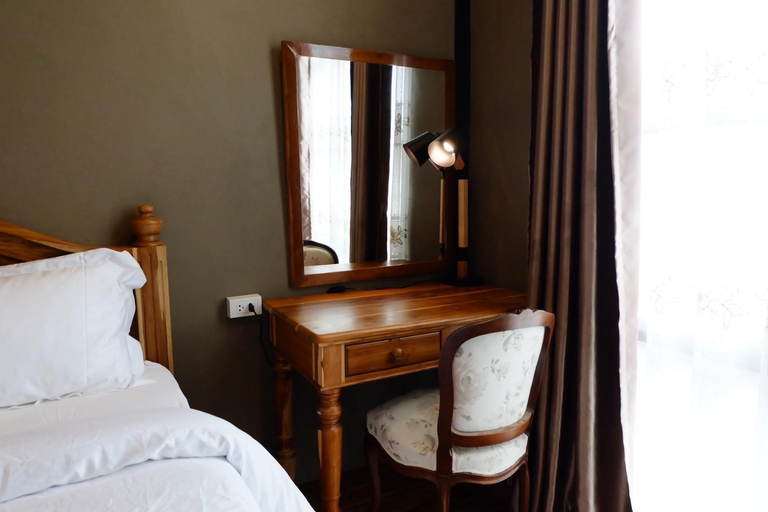 Bedroom 4, Lipe Bloom Cafe and Hostel, Muang Satun