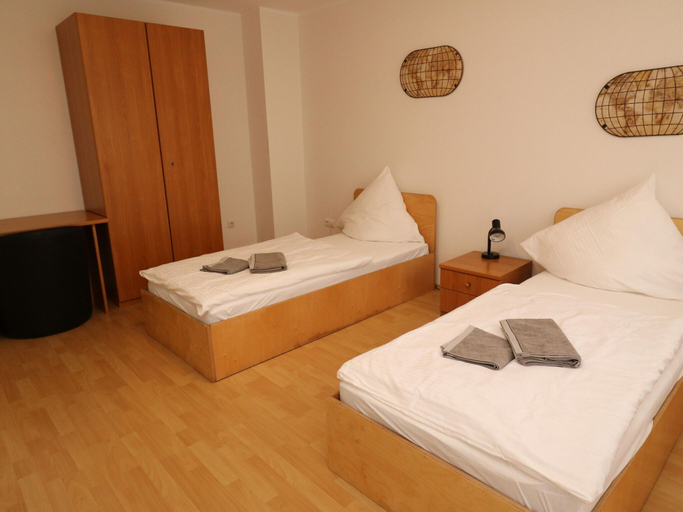 Others 5, Apartment in Essen With Scenic Terrace, Essen