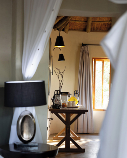 Bedroom 4, Rhulani Safari Lodge, Ngaka Modiri Molema