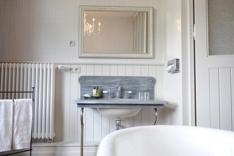 Bathroom 3, Charmehotel Villa Saporis, Limburg