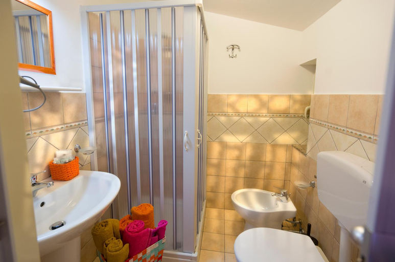 Bathroom 3, B&B Gattina, Messina