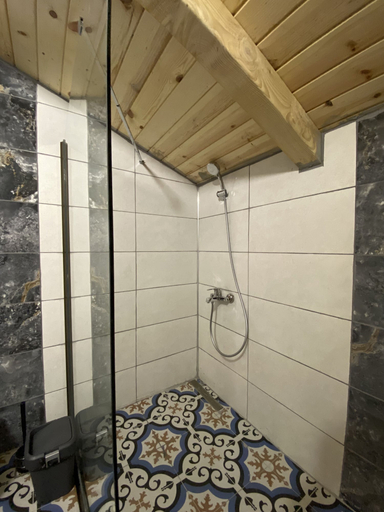 Bathroom 2, King Cabins, Ardeşen