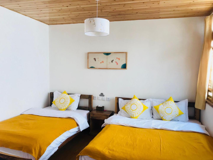 Bedroom 3, Tourist Courtyard Hotel, Dali Bai