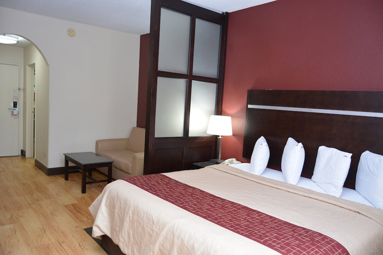 Bedroom 3, Red Roof PLUS+ & Suites Chattanooga - Downtown, Hamilton