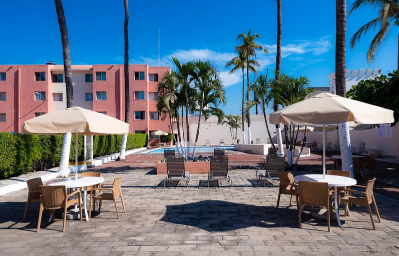Others 5, Suites Santa Barbara, Manzanillo