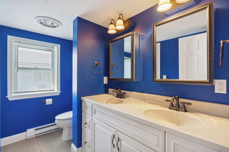 Bathroom, Stage Run By The Sea, York