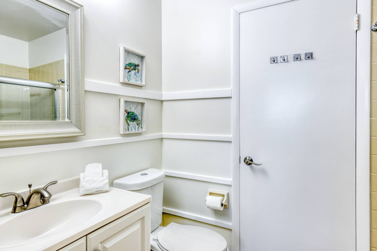 Bathroom 3, Ocean Villas #18, Saint Johns