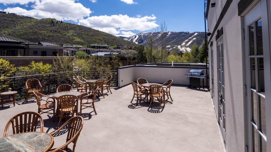 Exterior & Views 2, Park City Hostel, Summit