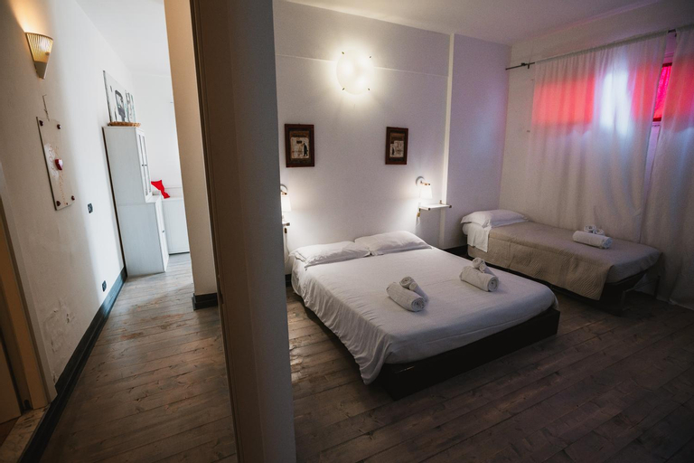 Bedroom 2, Agriturismo Rose di Pietra, Savona