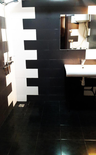Bathroom 3, Eka Guest House, Batumi