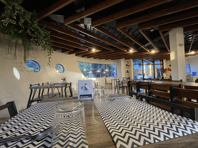 Food & Drinks 5, Noah's Ark Hotel, Dauis