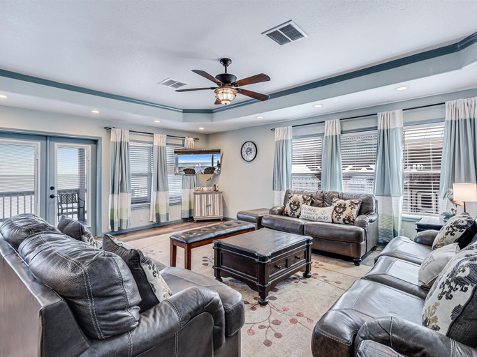 Living area 5, Shore Better Than Work 4 Bedroom Home by RedAwning, Aransas