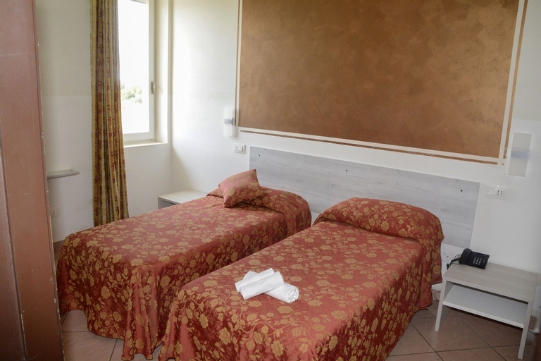 Bedroom 28