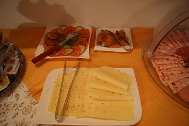 Food & Drinks