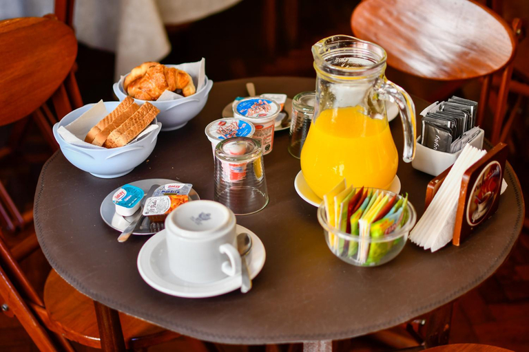 Food & Drinks 5, Hostal El Cerrito, Capital