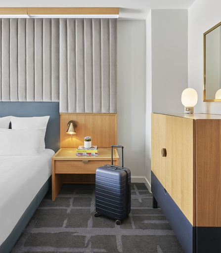 Bedroom 2, Hotel 55 Chicago Downtown, Cook
