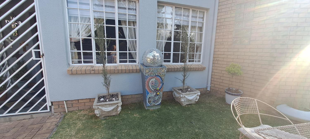 Others 5, De Zevende Hemel Guesthouse, Gert Sibande